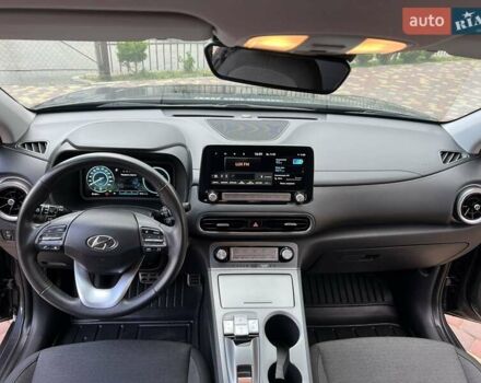 Серый Хендай Kona, объемом двигателя 0 л и пробегом 114 тыс. км за 19950 $, фото 25 на Automoto.ua