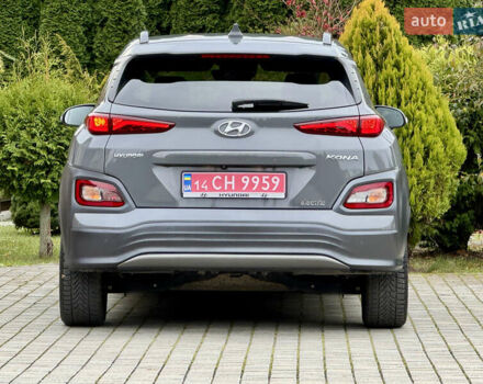 Серый Хендай Kona, объемом двигателя 0 л и пробегом 82 тыс. км за 17888 $, фото 16 на Automoto.ua