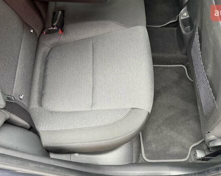 Серый Хендай Kona, объемом двигателя 0 л и пробегом 50 тыс. км за 18500 $, фото 50 на Automoto.ua