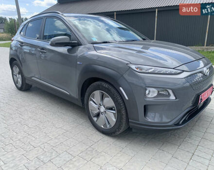Сірий Хендай Kona, об'ємом двигуна 0 л та пробігом 66 тис. км за 18562 $, фото 4 на Automoto.ua