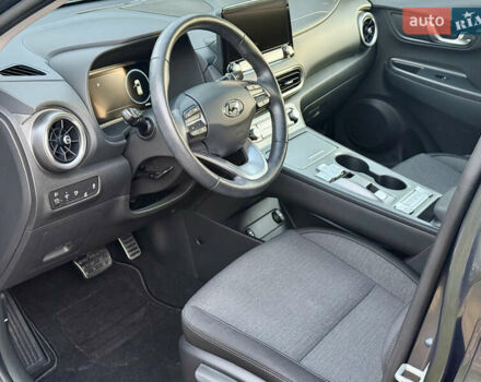 Сірий Хендай Kona, об'ємом двигуна 0 л та пробігом 19 тис. км за 18200 $, фото 19 на Automoto.ua