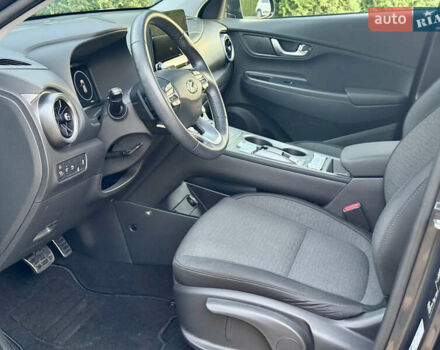 Сірий Хендай Kona, об'ємом двигуна 0 л та пробігом 19 тис. км за 18200 $, фото 18 на Automoto.ua