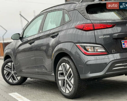 Серый Хендай Kona, объемом двигателя 0 л и пробегом 52 тыс. км за 17299 $, фото 12 на Automoto.ua