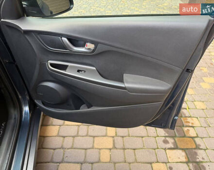 Сірий Хендай Kona, об'ємом двигуна 0 л та пробігом 72 тис. км за 17700 $, фото 25 на Automoto.ua