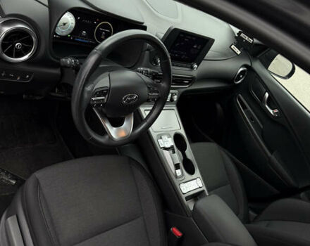 Серый Хендай Kona, объемом двигателя 0 л и пробегом 39 тыс. км за 16999 $, фото 25 на Automoto.ua