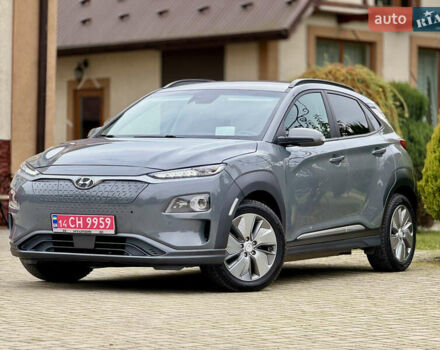 Серый Хендай Kona, объемом двигателя 0 л и пробегом 82 тыс. км за 17888 $, фото 3 на Automoto.ua