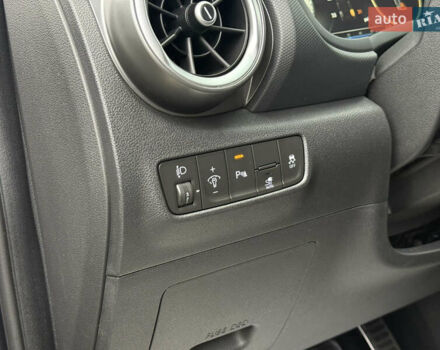 Серый Хендай Kona, объемом двигателя 0 л и пробегом 56 тыс. км за 17299 $, фото 35 на Automoto.ua