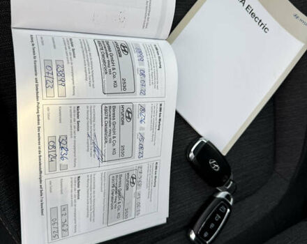 Серый Хендай Kona, объемом двигателя 0 л и пробегом 40 тыс. км за 15999 $, фото 31 на Automoto.ua