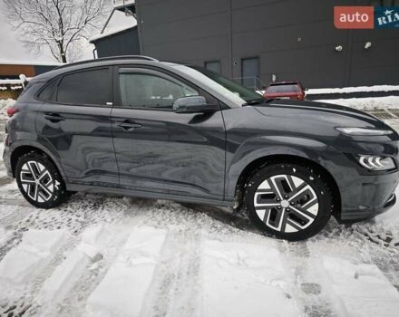 Серый Хендай Kona, объемом двигателя 0 л и пробегом 50 тыс. км за 17650 $, фото 19 на Automoto.ua