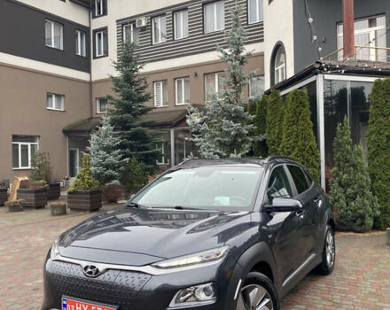 Серый Хендай Kona, объемом двигателя 0 л и пробегом 78 тыс. км за 17999 $, фото 3 на Automoto.ua