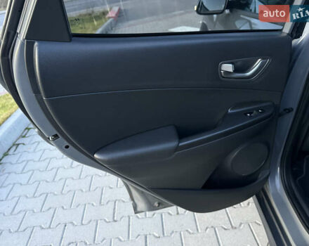 Серый Хендай Kona, объемом двигателя 0 л и пробегом 63 тыс. км за 18900 $, фото 18 на Automoto.ua