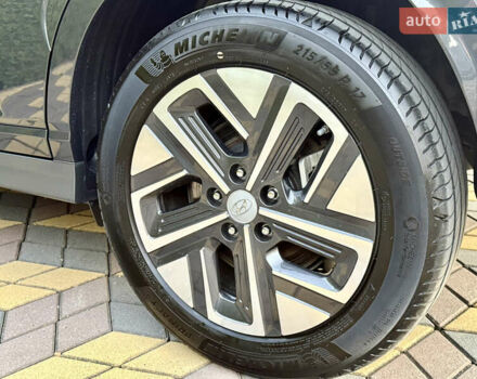 Сірий Хендай Kona, об'ємом двигуна 0 л та пробігом 19 тис. км за 18200 $, фото 13 на Automoto.ua