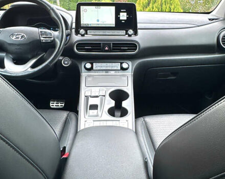 Серый Хендай Kona, объемом двигателя 0 л и пробегом 82 тыс. км за 17888 $, фото 60 на Automoto.ua