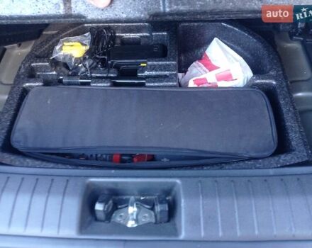 Серый Хендай Kona, объемом двигателя 0 л и пробегом 75 тыс. км за 17435 $, фото 15 на Automoto.ua