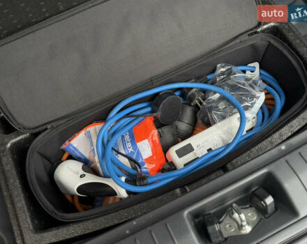 Серый Хендай Kona, объемом двигателя 0 л и пробегом 56 тыс. км за 17299 $, фото 54 на Automoto.ua