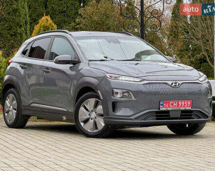 Серый Хендай Kona, объемом двигателя 0 л и пробегом 82 тыс. км за 17888 $, фото 9 на Automoto.ua