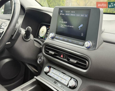 Серый Хендай Kona, объемом двигателя 0 л и пробегом 56 тыс. км за 17299 $, фото 44 на Automoto.ua