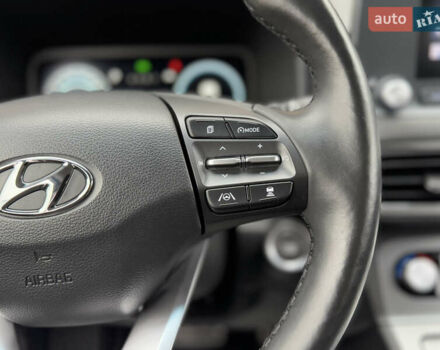 Серый Хендай Kona, объемом двигателя 0 л и пробегом 52 тыс. км за 17299 $, фото 55 на Automoto.ua