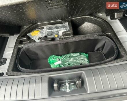 Серый Хендай Kona, объемом двигателя 0 л и пробегом 61 тыс. км за 17900 $, фото 27 на Automoto.ua