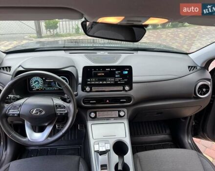 Серый Хендай Kona, объемом двигателя 0 л и пробегом 114 тыс. км за 19950 $, фото 23 на Automoto.ua