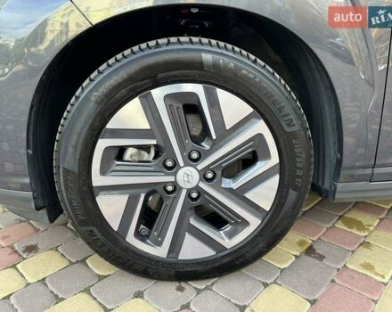 Серый Хендай Kona, объемом двигателя 0 л и пробегом 114 тыс. км за 19950 $, фото 52 на Automoto.ua