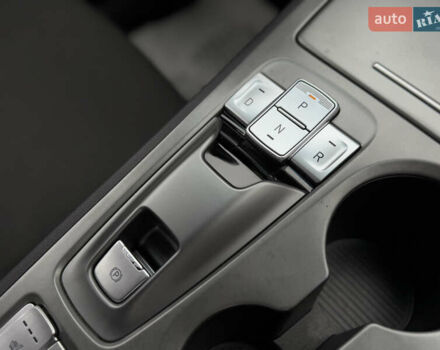 Серый Хендай Kona, объемом двигателя 0 л и пробегом 52 тыс. км за 17299 $, фото 51 на Automoto.ua