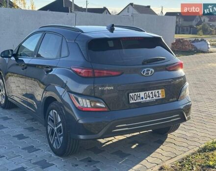 Серый Хендай Kona, объемом двигателя 0 л и пробегом 51 тыс. км за 16999 $, фото 6 на Automoto.ua