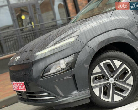 Серый Хендай Kona, объемом двигателя 0 л и пробегом 52 тыс. км за 17299 $, фото 5 на Automoto.ua