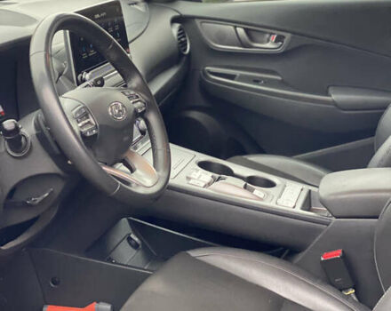 Серый Хендай Kona, объемом двигателя 0 л и пробегом 78 тыс. км за 17999 $, фото 30 на Automoto.ua