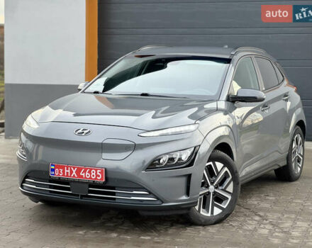Серый Хендай Kona, объемом двигателя 0 л и пробегом 40 тыс. км за 15999 $, фото 3 на Automoto.ua