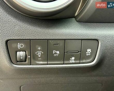 Сірий Хендай Kona, об'ємом двигуна 0 л та пробігом 44 тис. км за 16999 $, фото 17 на Automoto.ua