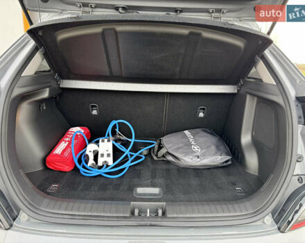 Серый Хендай Kona, объемом двигателя 0 л и пробегом 40 тыс. км за 15999 $, фото 23 на Automoto.ua