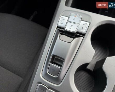 Серый Хендай Kona, объемом двигателя 0 л и пробегом 41 тыс. км за 18000 $, фото 26 на Automoto.ua