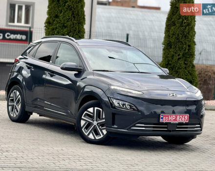 Серый Хендай Kona, объемом двигателя 0 л и пробегом 56 тыс. км за 17299 $, фото 1 на Automoto.ua