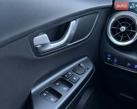 Сірий Хендай Kona, об'ємом двигуна 1.6 л та пробігом 53 тис. км за 18900 $, фото 52 на Automoto.ua