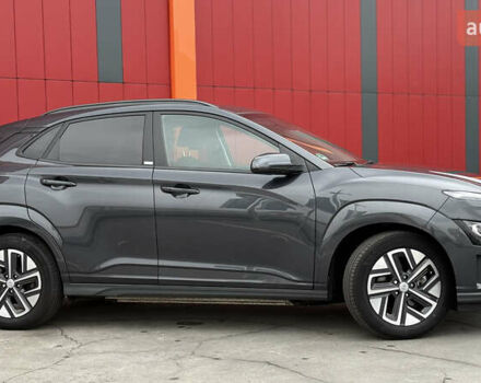 Серый Хендай Kona, объемом двигателя 0 л и пробегом 50 тыс. км за 18500 $, фото 8 на Automoto.ua