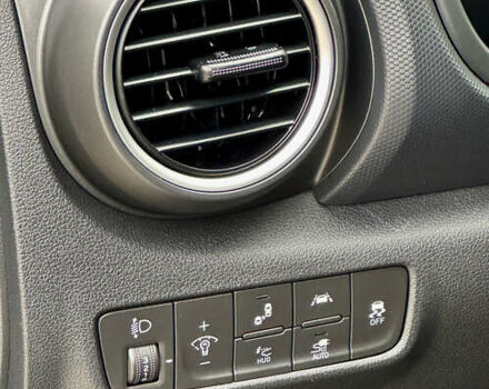 Серый Хендай Kona, объемом двигателя 0 л и пробегом 82 тыс. км за 17888 $, фото 39 на Automoto.ua