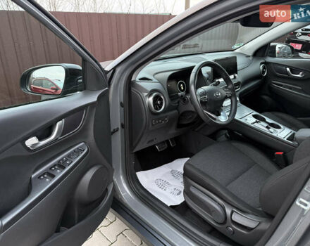 Сірий Хендай Kona, об'ємом двигуна 0 л та пробігом 88 тис. км за 17600 $, фото 18 на Automoto.ua