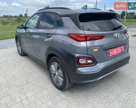 Сірий Хендай Kona, об'ємом двигуна 0 л та пробігом 66 тис. км за 18562 $, фото 2 на Automoto.ua