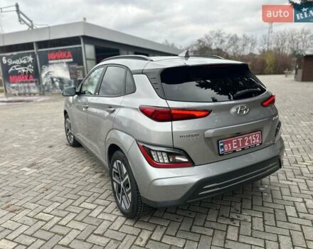 Серый Хендай Kona, объемом двигателя 0 л и пробегом 61 тыс. км за 17900 $, фото 3 на Automoto.ua