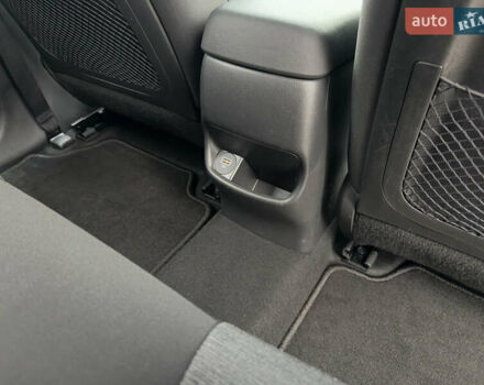 Серый Хендай Kona, объемом двигателя 0 л и пробегом 56 тыс. км за 17299 $, фото 51 на Automoto.ua