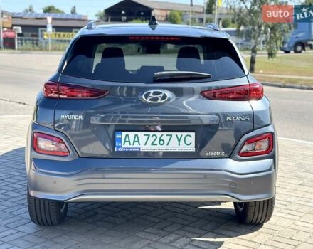 Серый Хендай Kona, объемом двигателя 0 л и пробегом 113 тыс. км за 17200 $, фото 5 на Automoto.ua