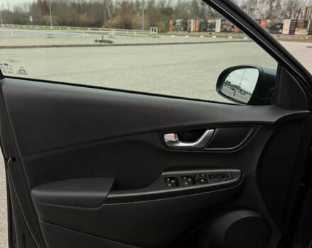 Серый Хендай Kona, объемом двигателя 0 л и пробегом 39 тыс. км за 16999 $, фото 21 на Automoto.ua