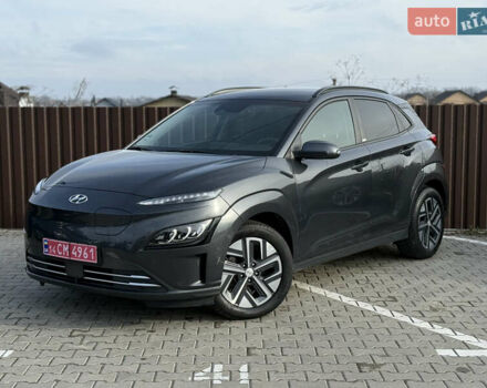 Серый Хендай Kona, объемом двигателя 0 л и пробегом 41 тыс. км за 18000 $, фото 2 на Automoto.ua