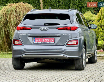 Серый Хендай Kona, объемом двигателя 0 л и пробегом 82 тыс. км за 17888 $, фото 18 на Automoto.ua