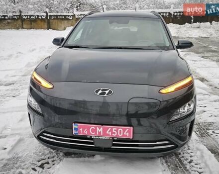 Серый Хендай Kona, объемом двигателя 0 л и пробегом 50 тыс. км за 17650 $, фото 1 на Automoto.ua