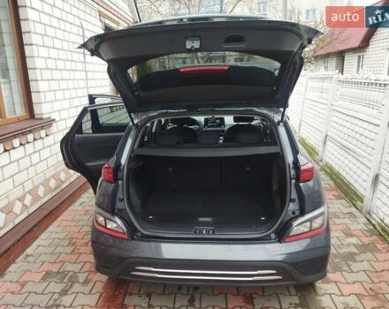 Серый Хендай Kona, объемом двигателя 0 л и пробегом 30 тыс. км за 15999 $, фото 14 на Automoto.ua