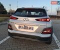 Серый Хендай Kona, объемом двигателя 0 л и пробегом 98 тыс. км за 19373 $, фото 3 на Automoto.ua