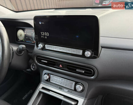 Серый Хендай Kona, объемом двигателя 0 л и пробегом 41 тыс. км за 18000 $, фото 28 на Automoto.ua