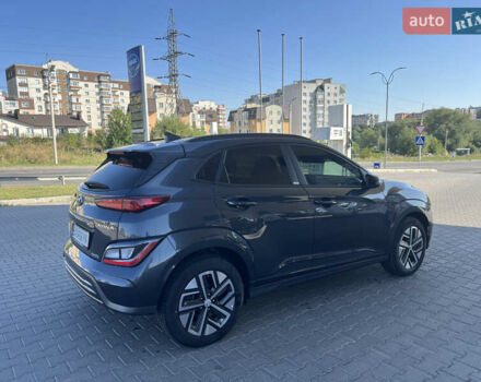 Серый Хендай Kona, объемом двигателя 0 л и пробегом 45 тыс. км за 16800 $, фото 6 на Automoto.ua